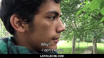 Latinleche - симпатичному парню-латиноамериканцу кончили в очко висящий ебарь