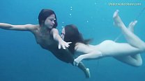 Meninas lésbicas subaquáticas em Tenerife