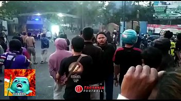 BAKU HANTAM SUPORTER LIGA INDONESIA PART 1 (PERSIK vs PSIM)