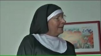 Немецкая зрелая монахиня Angie