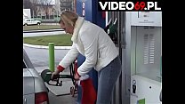 Porno polaco - Aventura con una anfitriona de una gasolinera