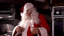A deusa do sexo do chocolate com enormes batidas Alexis Silver no traje do Papai Noel ajuda o sortudo a passar a noite de Natal de uma maneira muito especial