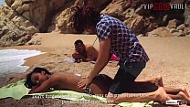 VIP SEX VAULT - Como abordar uma garota na praia e transar com ela (Noe Milk & Antonio Ross)