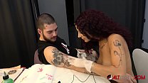 Трахая мою сексуальную татуировку с большими сиськами Мара Мартинес