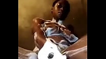 kenyan cagna si masturba davanti alla telecamera per me sotto la doccia