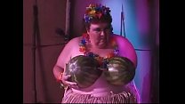 多淫なラードバケツのマディセンセントクレアは、ハワイの航海中にメキシコの女チェイサーと騙されます