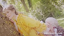Private.com - L'aristocrate française Tiffany Tatum baisée en plein air