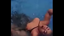 Lésbicas entraram em uma piscina lekki Lagos Nigéria