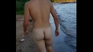 Caminando desnudo