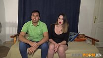 A jovem Marisol adora sexo com seu namorado inexperiente