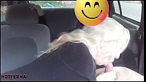 Sexe dans la voiture avec un fan marié