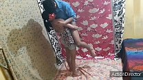 Indischer Stiefbruder fängt und fickt seine Schwester XXX Hindi
