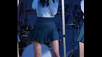 Korean women's group outdoor pleated skirt super hot sexy hot dance public account [喵贴]