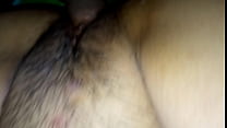 TEEN BABE Britni Kitten suce profondément grosse bite et avale sans réflexe nauséeux