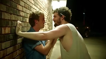 Austin Swift e Tom Felton (Draco Malfoy di Harry Potter) Bacio gay dal film Braking For Whales | gaylavida.com