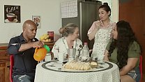 THE BIG WHOLE FAMILY - THE HUSBAND IS A CUCK, THE step MOTHER TALARICATES THE DAUGHTER, AND THE MAID FUCKS EVERYONE | EMME WHITE, ALESSANDRA MAIA, AGATHA LUDOVINO, CAPOEIRA.