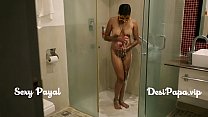 desi ragazza indiana del sud giovane india Payal in bagno facendo doccia e masturbazione