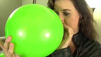 Blasen Bubble Gum Bubbles und Ballons beim Masturbieren