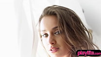 Пора познакомиться с Умой Джоли, сексуальной и развратной учительницей по игре на фортепиано