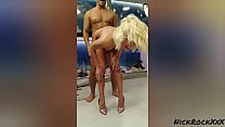 Dupla penetração profunda na ginasta Lara Frost! Sexo anal no banheiro