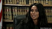 Il giudice transessuale di Latina scopa l'autore del reato