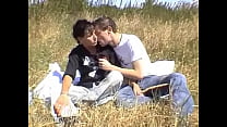 Sizzling caliente gay obscenidad en el prado