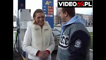 Porno polacco - Avventura con una hostess di una stazione di servizio