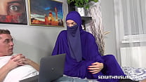 Niqab Babe mag es schwer