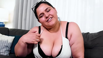 El hermoso cuerpo grande de Karla Lane distrae al estudiante de primer año (sexo anal al final)