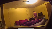 Застукали беременную маму перед скрытой камерой за мастурбацией страпоном