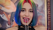Rainbow Teen Bitch Roxy Lips Vs Tough Nick Rock! Palle anali profonde, schiaffi, leccate di culo maschile, duro NRX074