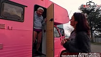 Dona de casa alemã faz encontros de sexo na caravana