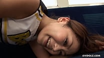 Pom-pom girl japonaise, Runa Sezaki est excitée, non censurée