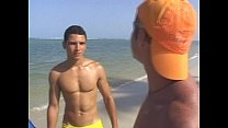 Hot trio gay gay in spiaggia