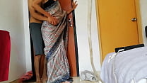 Индийский учитель колледжа трахается со своим учеником
