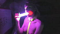 kelly copperfield deepthroats LED incandescente dildo in webcam