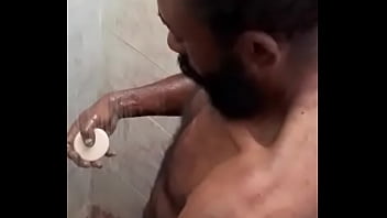 The beggar taking a bath to fuck............... beggars.blogspot