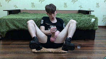 HOTTEST BOY Jerking off in Leather Boots / 23 Cm / MONSTER DICK / BOSS /CUM