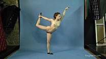 Mila Gimnasterka hairy tight babe doing gymnastics