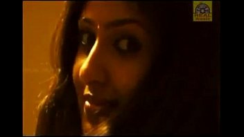 Atriz do sul da Índia, Monica azhahiMonica Bed Room Scene do filme Silanthi