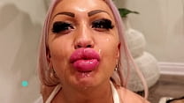 Skylar Xtreme の最高の FACEFUCKING ブロンドのふしだらな女のフェラチオの唇は、DEEPTHROAT に作られました。フェラチオコンパイル