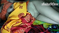 Indische heiße Frau fickt zu Hause
