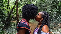 Promenade publique dans le parc, jeu de jouets lesbien africain privé