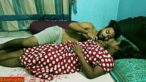印度青少年夫妇病毒性热性视频！ 乡村 vs 聪明的青少年男孩真正的性爱