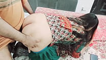 Blinkender Schwanz auf echtem pakistanischem Dienstmädchen, das sexuell geworden ist