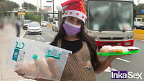 В преддверии Рождества латиноамериканская уличная проститутка получает свой кусок мяса