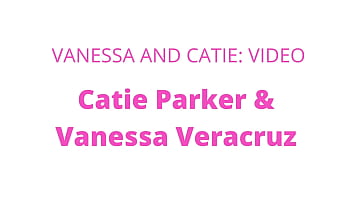 Comedores de buceta Catie Parker e Vanessa Veracruz cortando sem parar!
