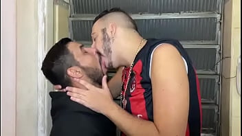 Beijando prufundo de língua
