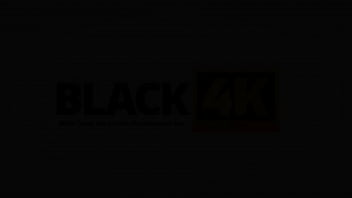 BLACK4K。アスレチック黒人の男と彼のジムのマネージャーは異人種間のセックスをしています