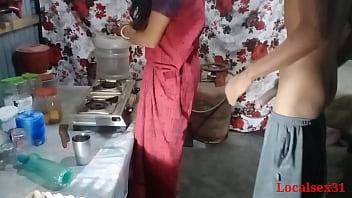 Desi Bhabhi cuisine Sex With Husband (Vidéo officielle de Localsex31)